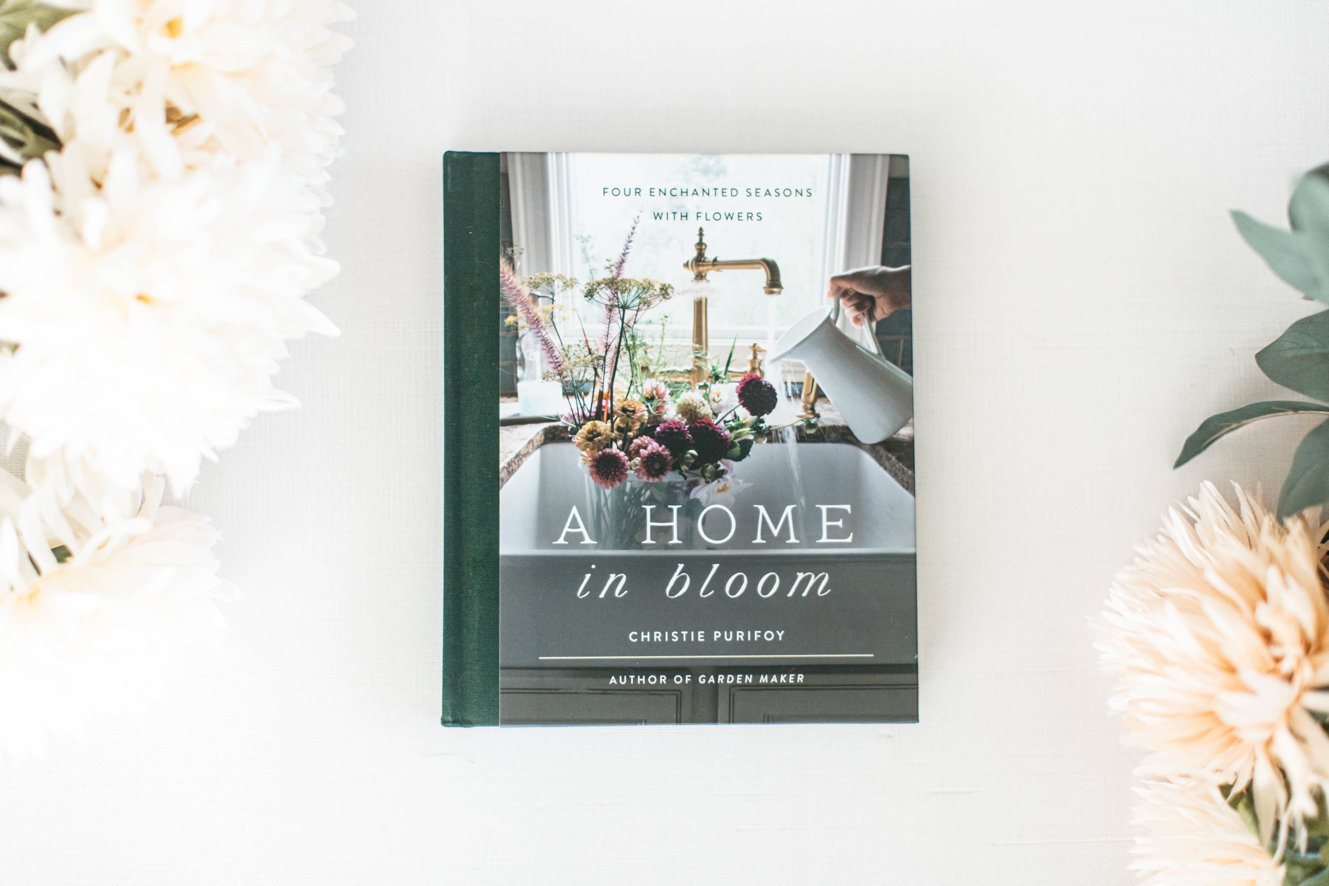 A Home in Bloom: Hardcover / English