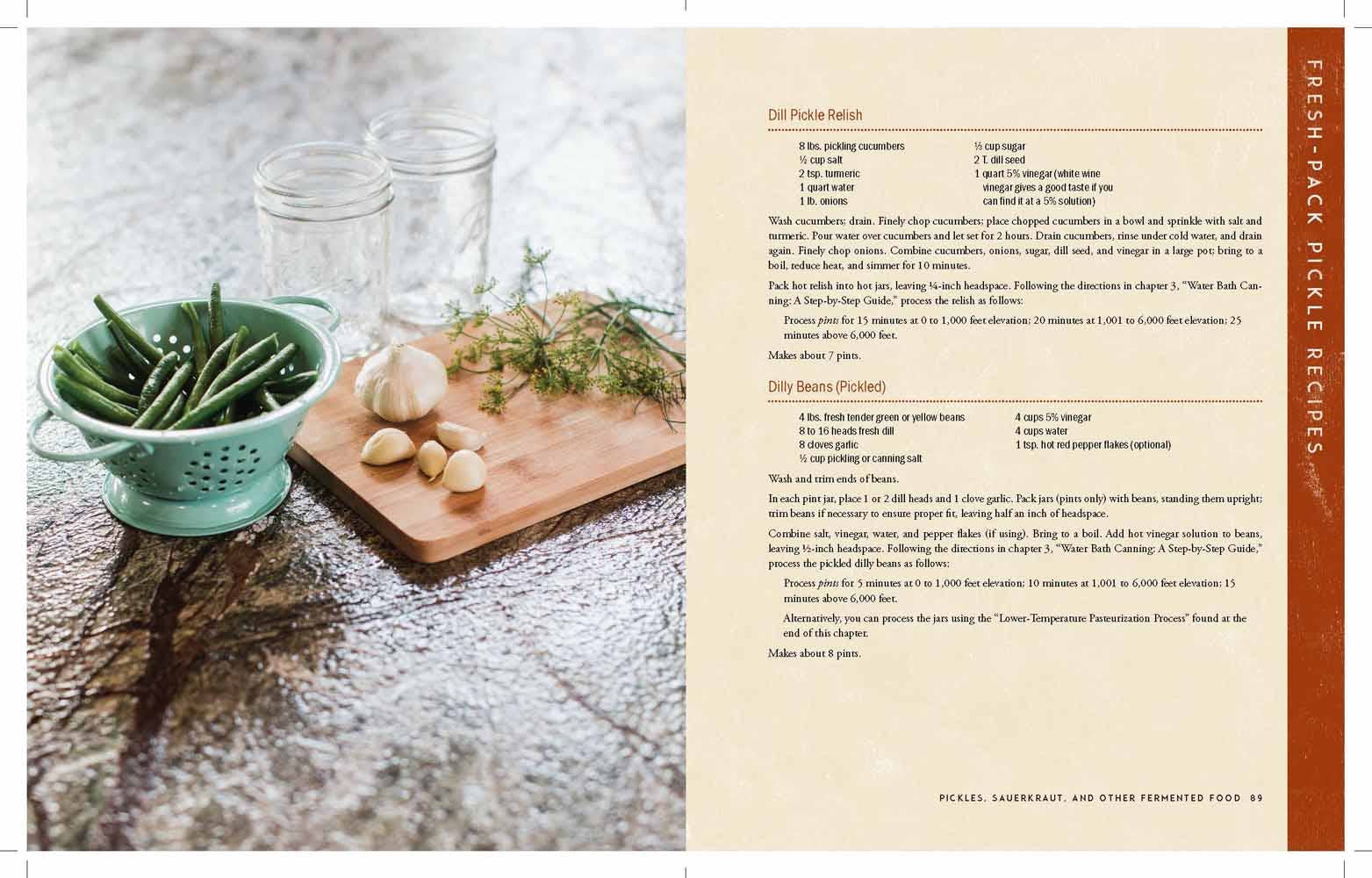 The Homestead Canning Cookbook: Paperback / English