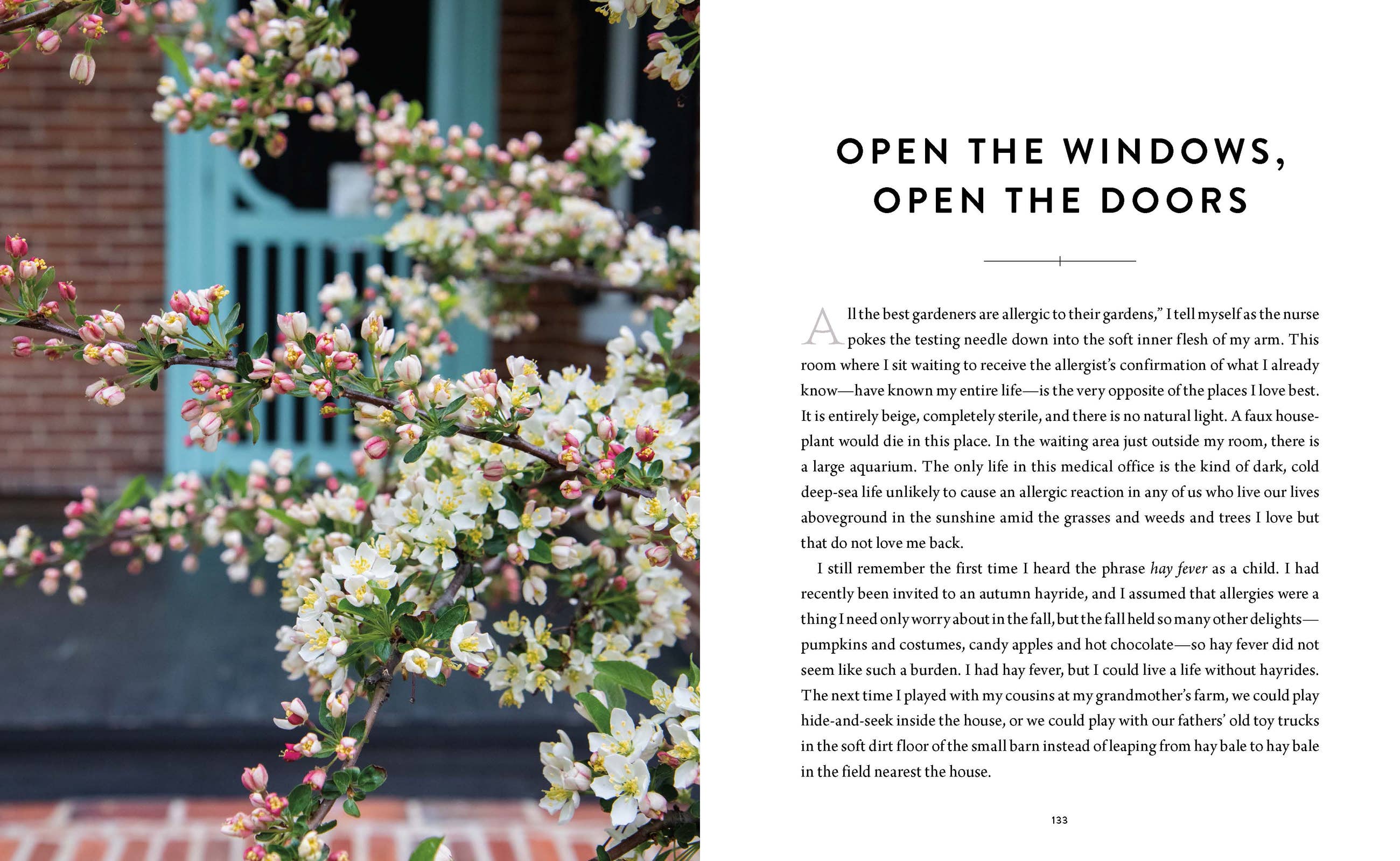 A Home in Bloom: Hardcover / English