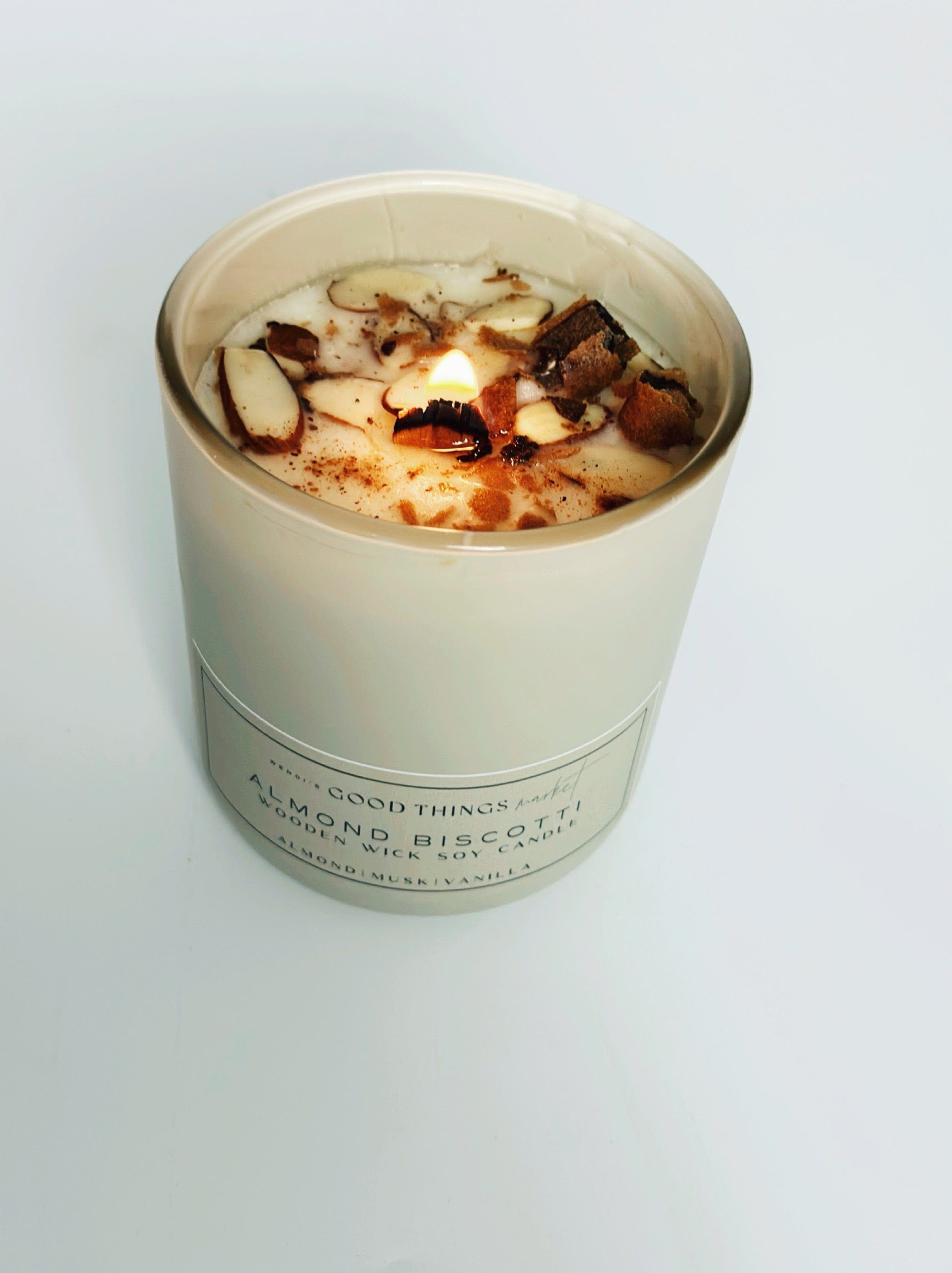 wendi's good things market, wooden wick soy candle