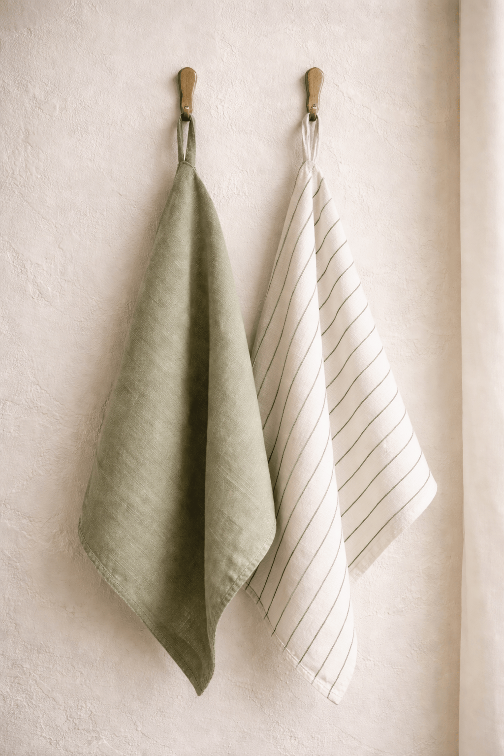 The Field Linen Tea Towels Set